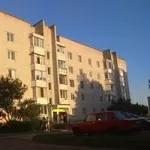 л. К.Маркса,  322А,   продается кв-ра  на 2м этаже кирп. дома. 