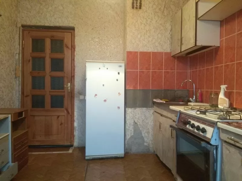 Б-р Приберезенский,   продается 1но комн. кв-ра 4