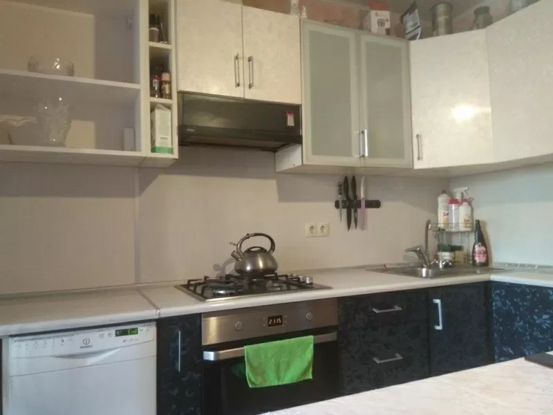 л. К.Маркса,  322А,   продается кв-ра  на 2м этаже кирп. дома.  3