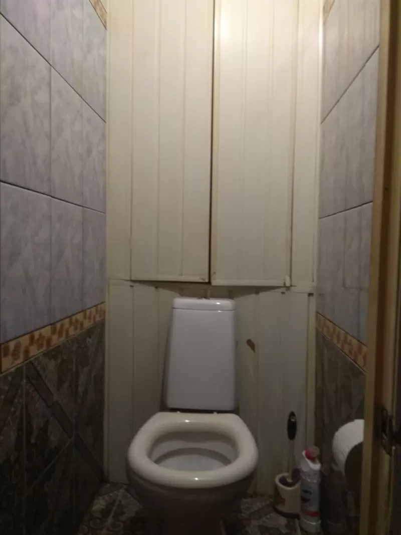 л. К.Маркса,  322А,   продается кв-ра  на 2м этаже кирп. дома.  7